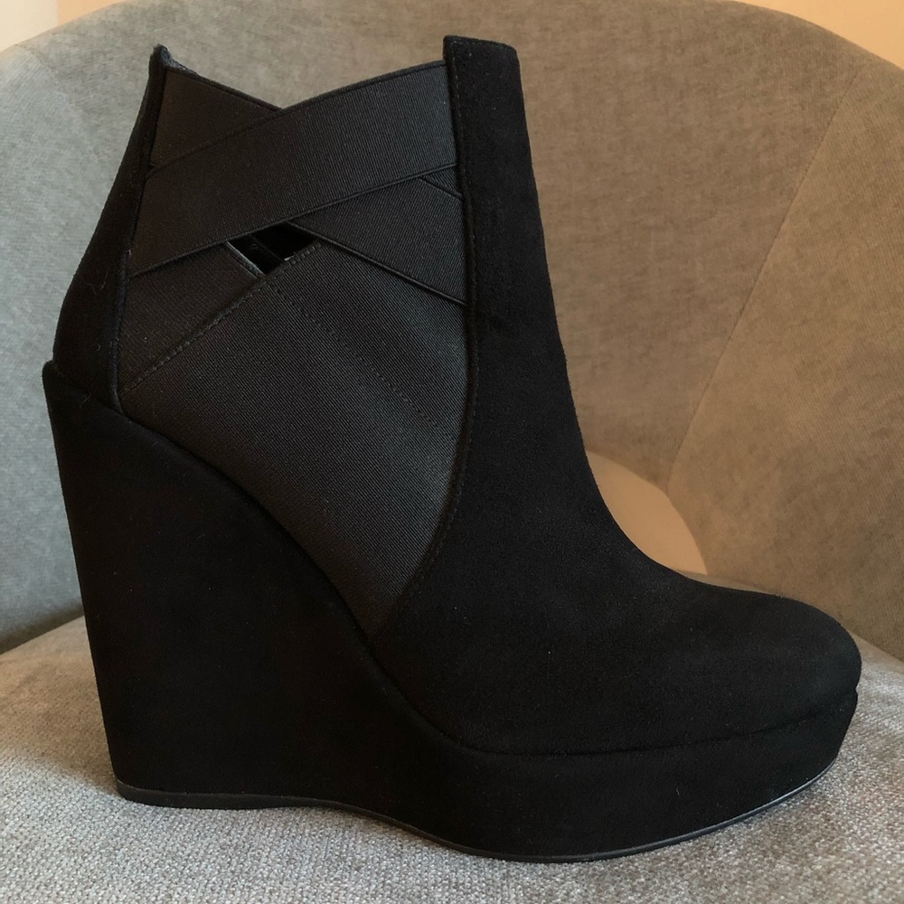 Stuart Weitzman ‘Hiembrace’ Bootie